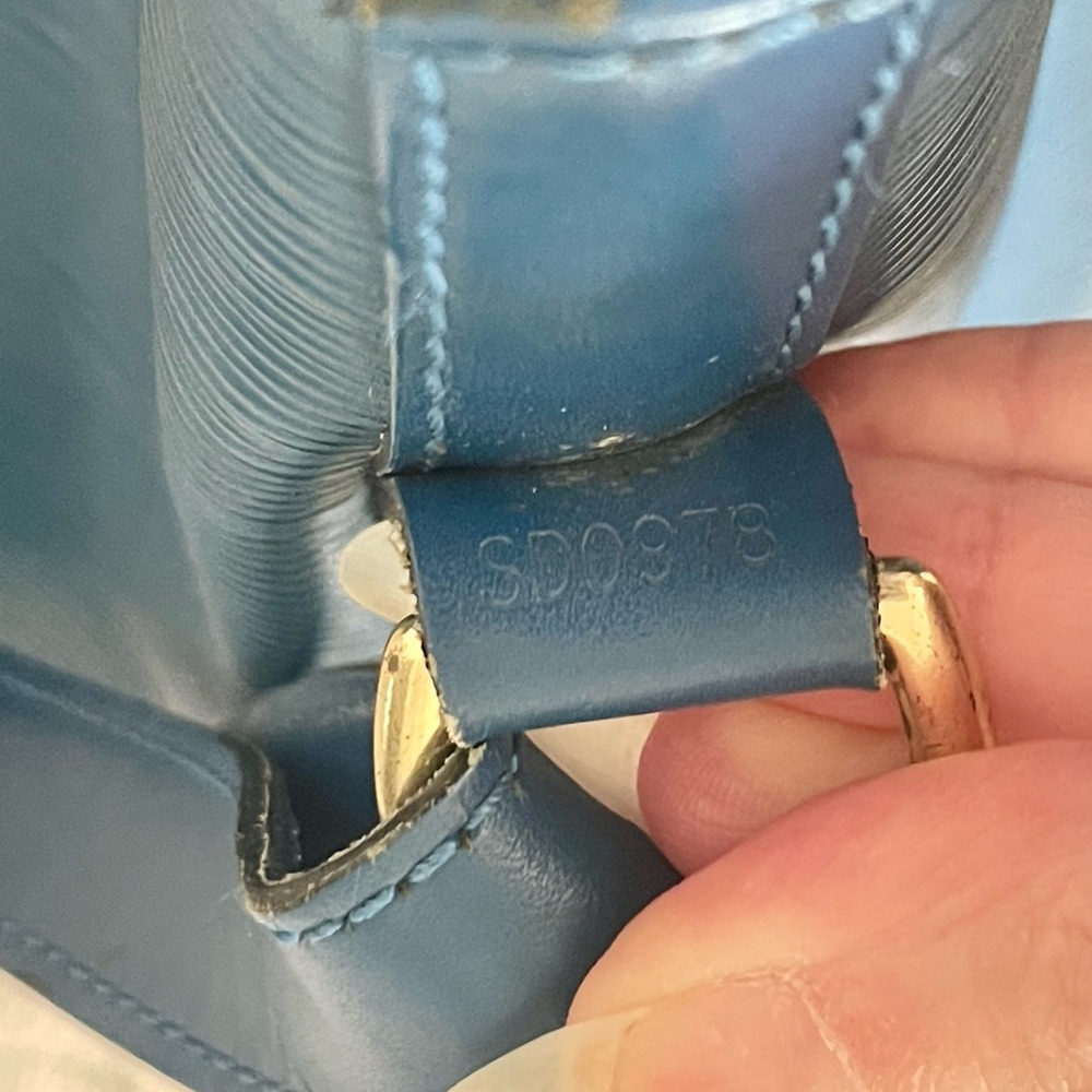 Louis Vuitton Blue Epi Noe MM Shoulder Bag - Picture 6 of 15